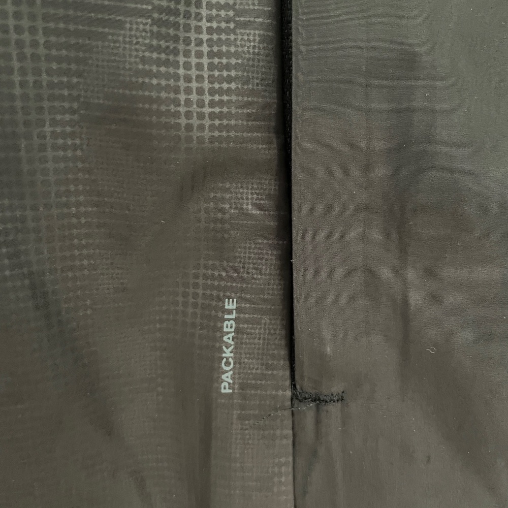 Helly Hansen Lightweight Reflective Workout Jacke… - image 7